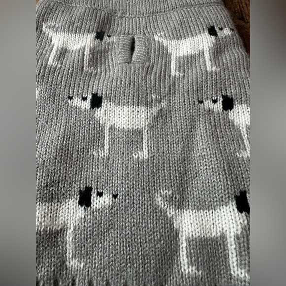 Stylish Gray Dog Print hoodie - Picture 2 of 5